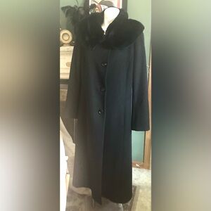 Black wool coat w/plush rabbit fur collar-L by Forecaster of Boston Platinum**